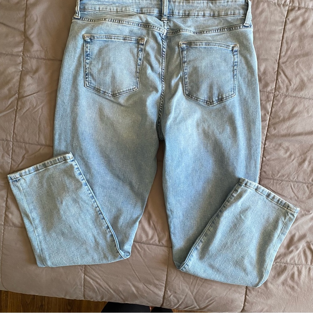 St. John’s Bay Size 14 Straight Leg Light-wash Denim Jeans High Rise Stretch - Picture 10 of 16